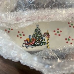NIB Temptations 4 Christmas bowls
